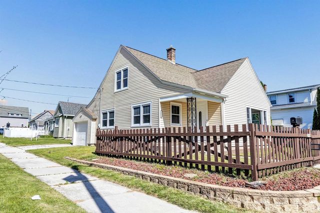 1954 S 9TH STREET, Manitowoc, WI 54220