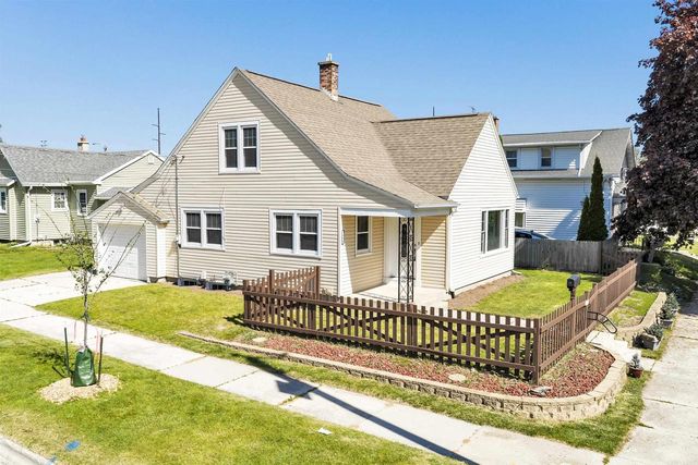 1954 S 9TH STREET, Manitowoc, WI 54220
