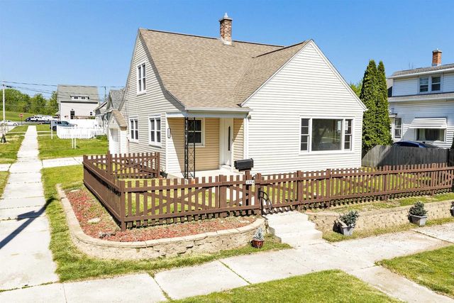 1954 S 9TH STREET, Manitowoc, WI 54220