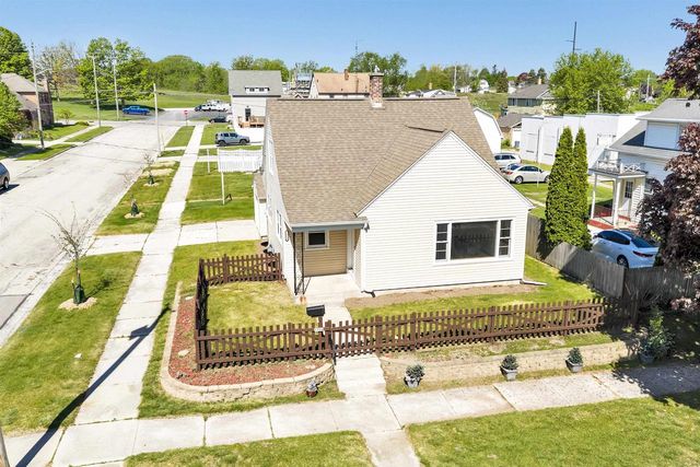 1954 S 9TH STREET, Manitowoc, WI 54220