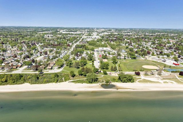 1954 S 9TH STREET, Manitowoc, WI 54220