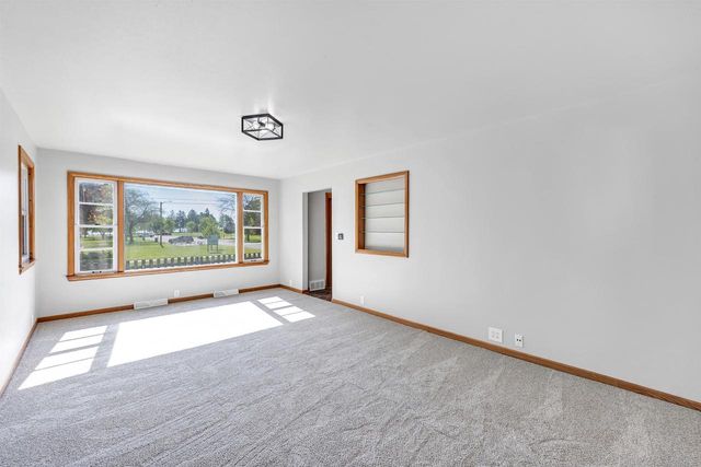 1954 S 9TH STREET, Manitowoc, WI 54220