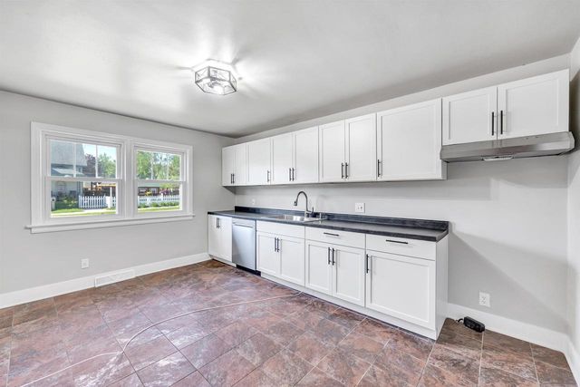 1954 S 9TH STREET, Manitowoc, WI 54220