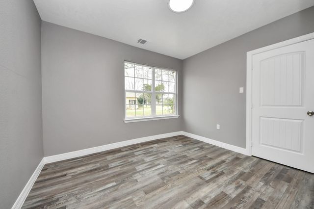 837 Fowlkes Street, Sealy, TX 77474