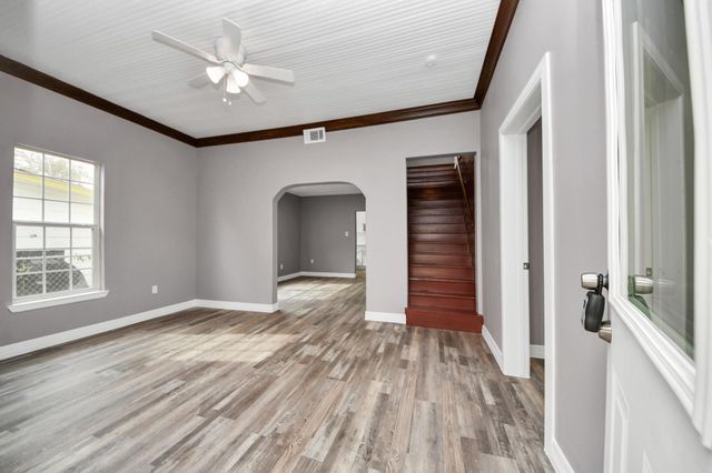 837 Fowlkes Street, Sealy, TX 77474