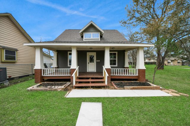 837 Fowlkes Street, Sealy, TX 77474