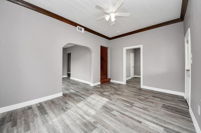 837 Fowlkes Street, Sealy, TX 77474