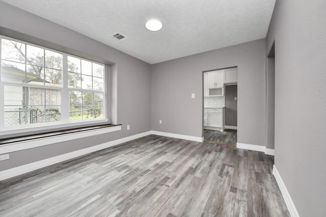 837 Fowlkes Street, Sealy, TX 77474