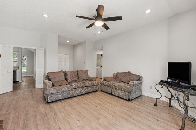 9806 Paddock Court, Houston, TX 77065