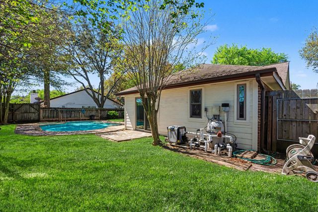 9806 Paddock Court, Houston, TX 77065