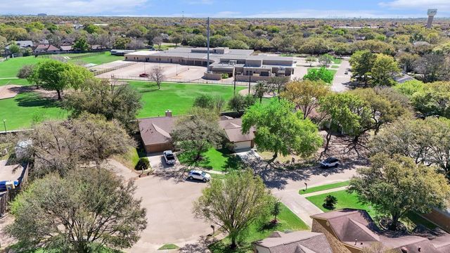 9806 Paddock Court, Houston, TX 77065