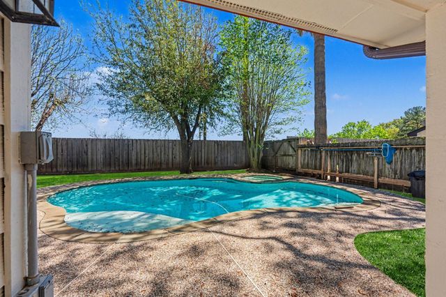 9806 Paddock Court, Houston, TX 77065