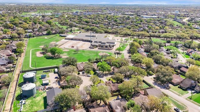 9806 Paddock Court, Houston, TX 77065