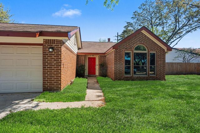 9806 Paddock Court, Houston, TX 77065