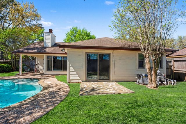 9806 Paddock Court, Houston, TX 77065