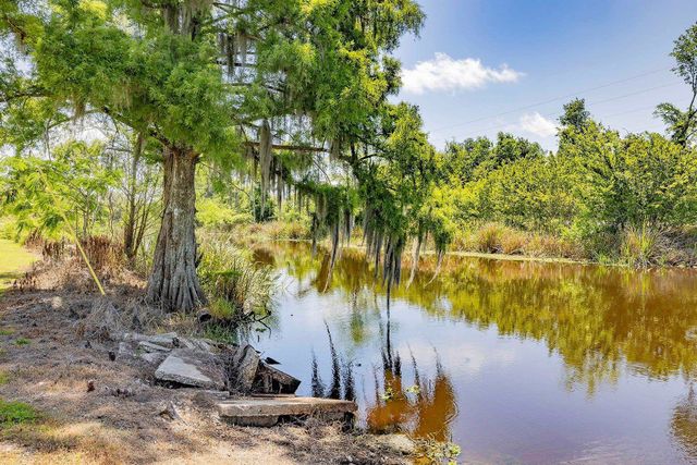 4606 North Bayou Black Drive, Gibson, LA 70356