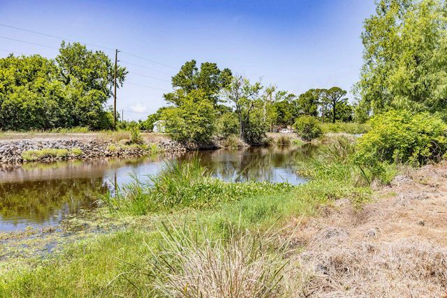 4606 North Bayou Black Drive, Gibson, LA 70356