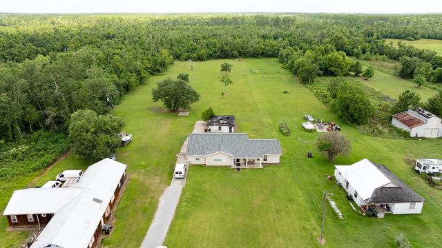 4606 North Bayou Black Drive, Gibson, LA 70356