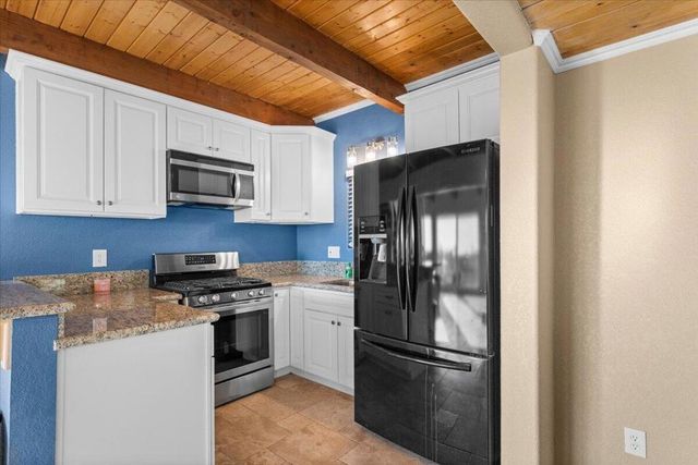 2190 Tank Road, Running Springs, CA 92382