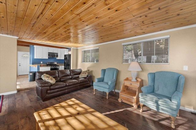 2190 Tank Road, Running Springs, CA 92382