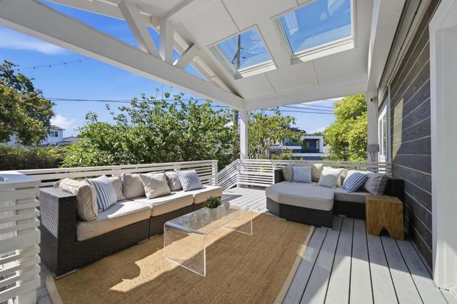 300 De Anza Avenue, San Carlos, CA 94070