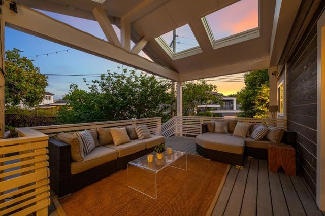 300 De Anza Avenue, San Carlos, CA 94070