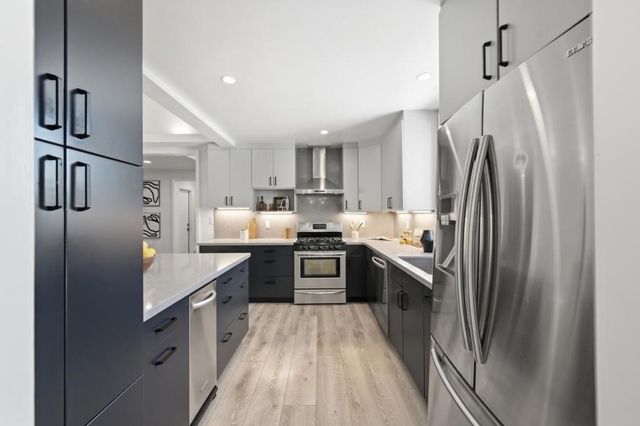 300 De Anza Avenue, San Carlos, CA 94070