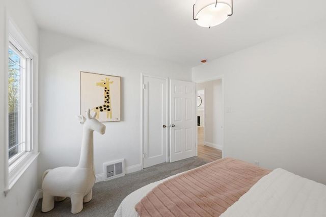 300 De Anza Avenue, San Carlos, CA 94070