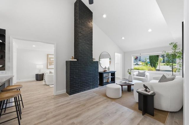 300 De Anza Avenue, San Carlos, CA 94070