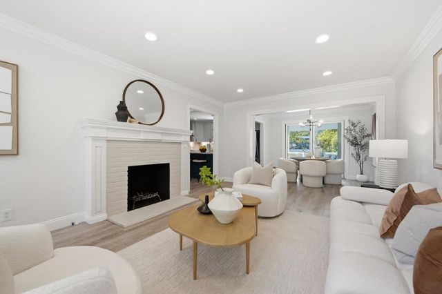 300 De Anza Avenue, San Carlos, CA 94070