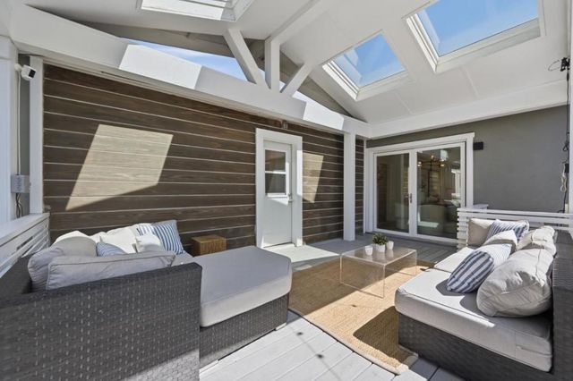 300 De Anza Avenue, San Carlos, CA 94070