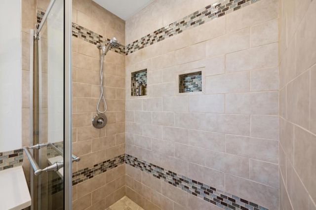 300 De Anza Avenue, San Carlos, CA 94070