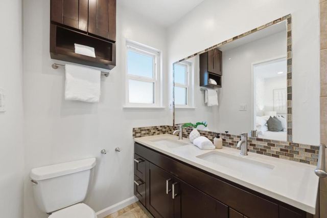300 De Anza Avenue, San Carlos, CA 94070