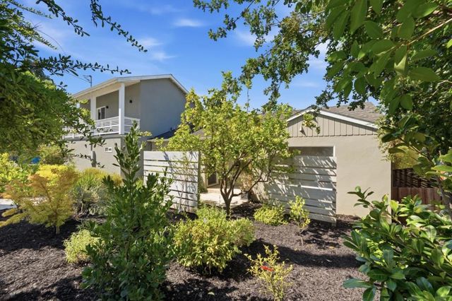 300 De Anza Avenue, San Carlos, CA 94070