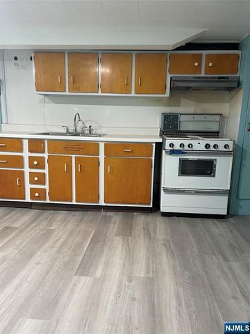10-16 Burbank Street, Fair Lawn, NJ 07410