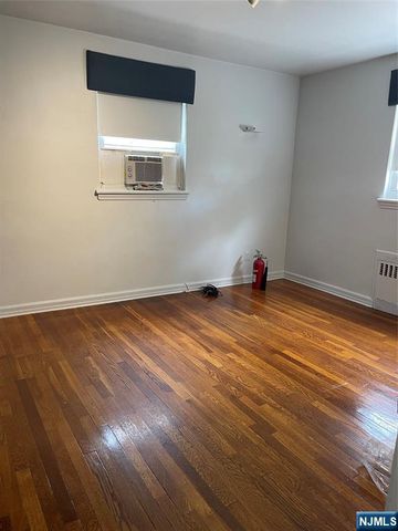 10-16 Burbank Street, Fair Lawn, NJ 07410