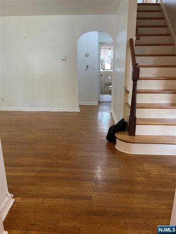 10-16 Burbank Street, Fair Lawn, NJ 07410
