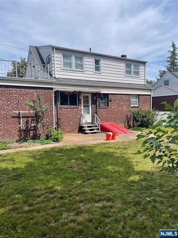 10-16 Burbank Street, Fair Lawn, NJ 07410