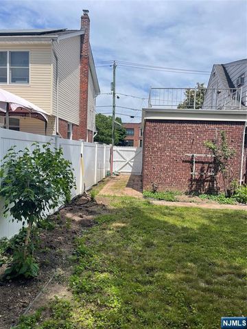 10-16 Burbank Street, Fair Lawn, NJ 07410
