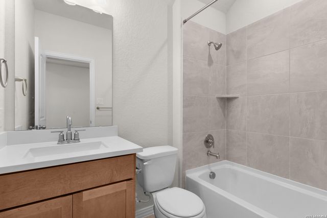 1685 COUSER AVENUE, New Braunfels, TX 78132