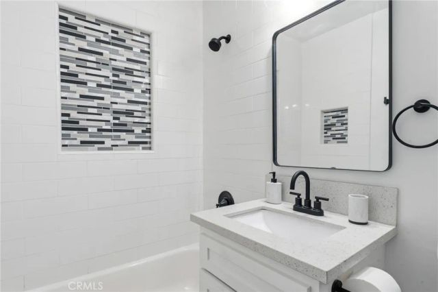 5711 Rocket, Lakewood, CA 90713