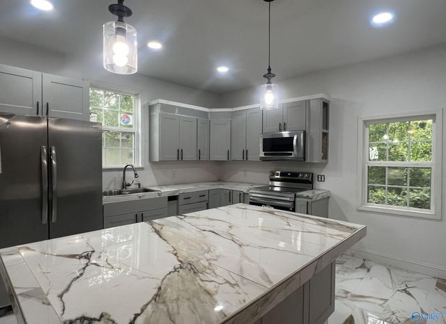 1205 Arthur Street, Gadsden, AL 35903