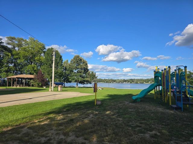 8612 Ramble Road, Wonder Lake, IL 60097