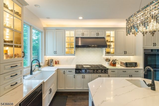 5 Jodilee Ln, Randolph Twp., NJ 07869