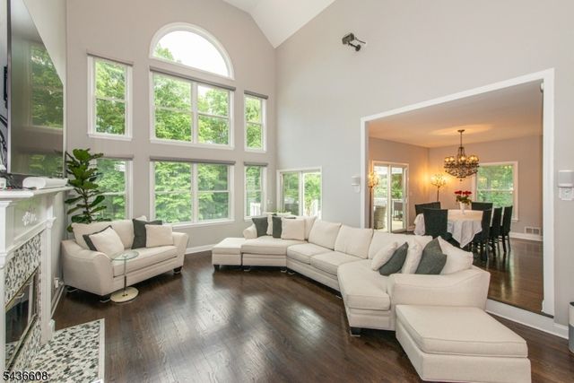 5 Jodilee Ln, Randolph Twp., NJ 07869