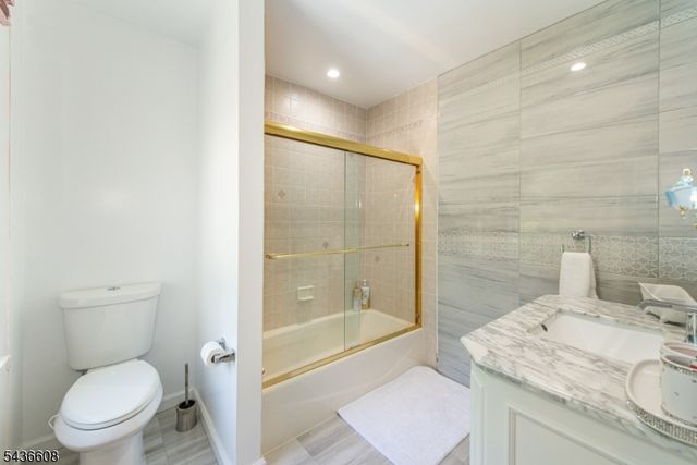 5 Jodilee Ln, Randolph Twp., NJ 07869