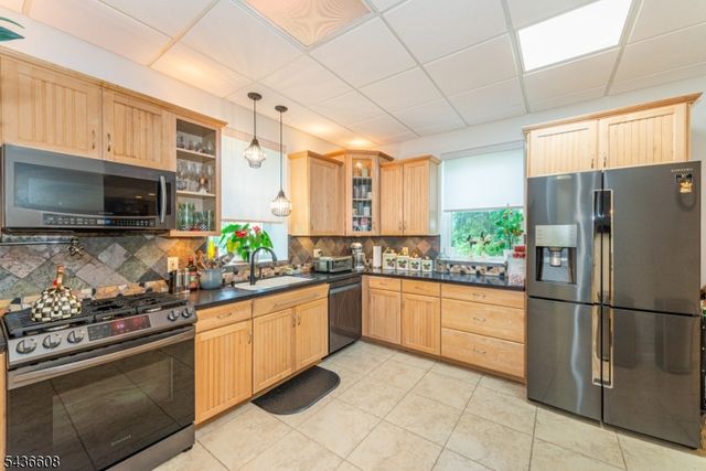5 Jodilee Ln, Randolph Twp., NJ 07869