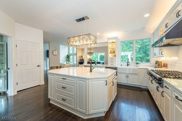 5 Jodilee Ln, Randolph Twp., NJ 07869