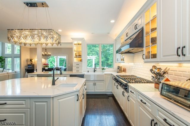 5 Jodilee Ln, Randolph Twp., NJ 07869