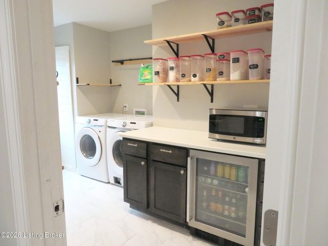 585 Roscoe Veazey Rd, Manitou, KY 42436